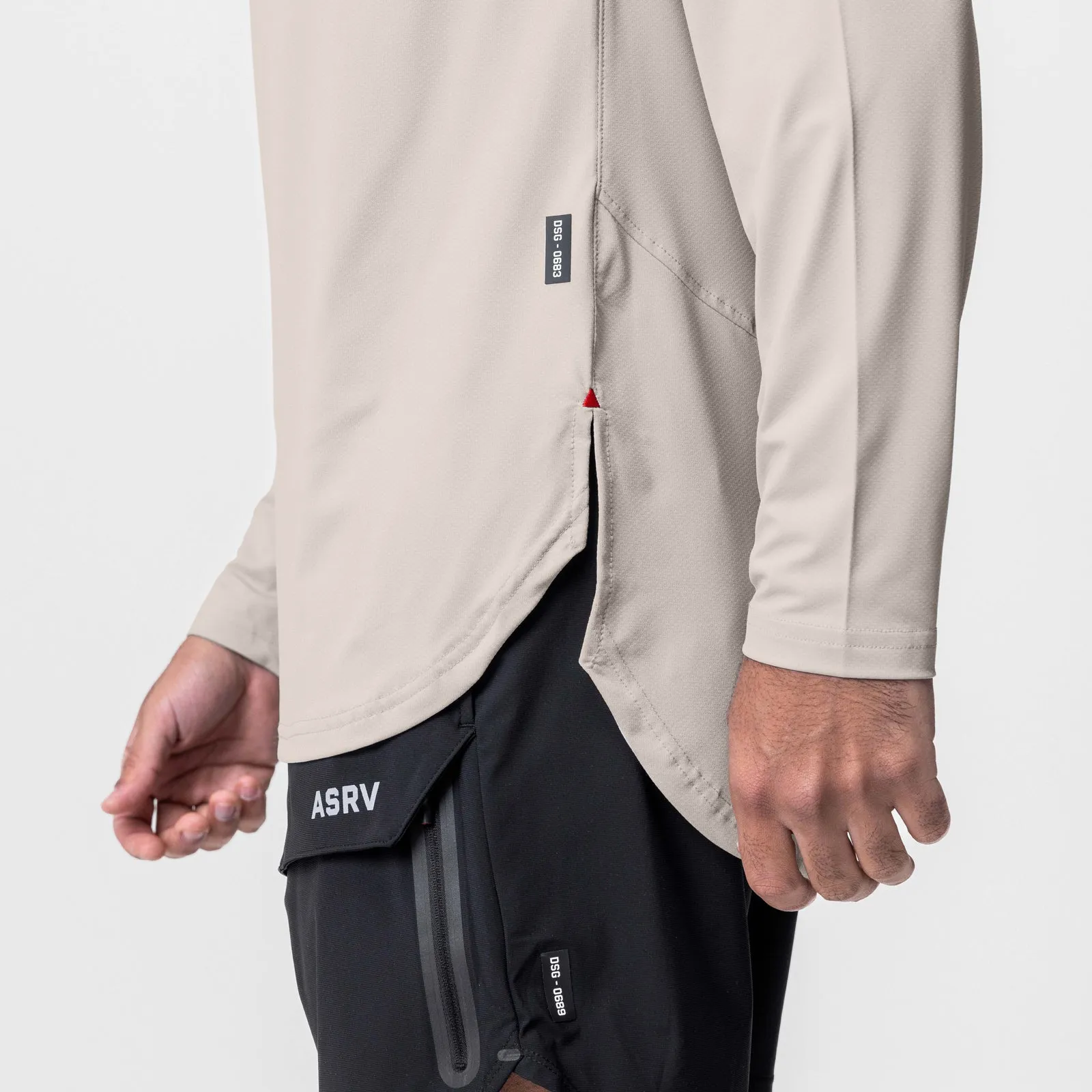0683. Silver-Lite™ 2.0 Extended Long Sleeve - Chai