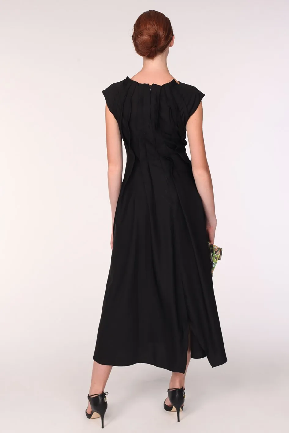 Back Neck Pleats Silk Dress / Black.
