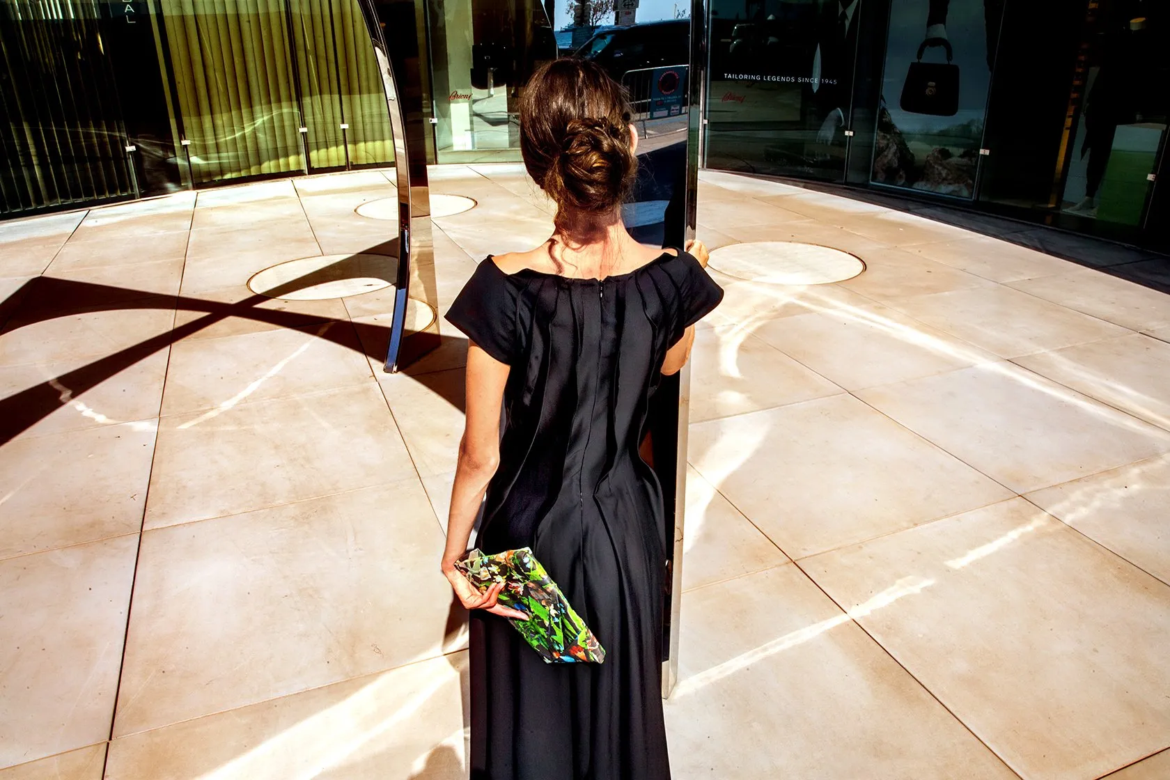 Back Neck Pleats Silk Dress / Black.