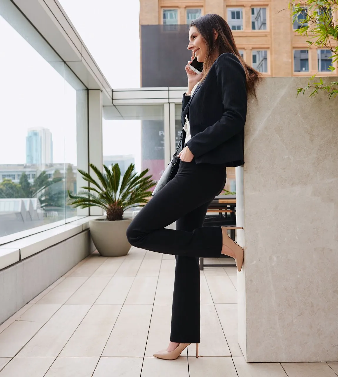 Straight-Leg | 7-Pocket Dress Pant Yoga Pants (Black)