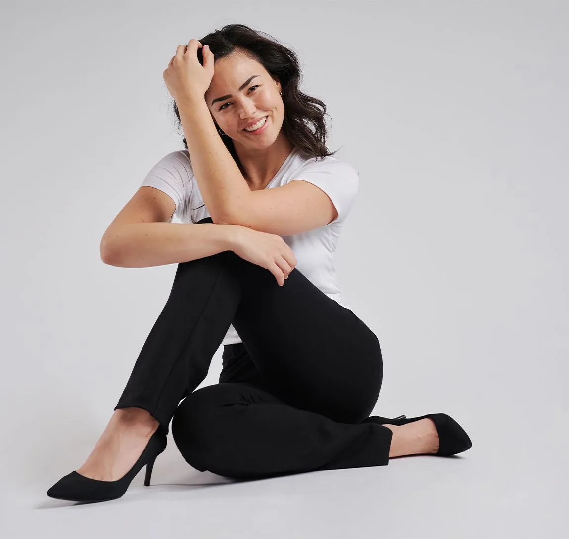 Straight-Leg | 7-Pocket Dress Pant Yoga Pants (Black)