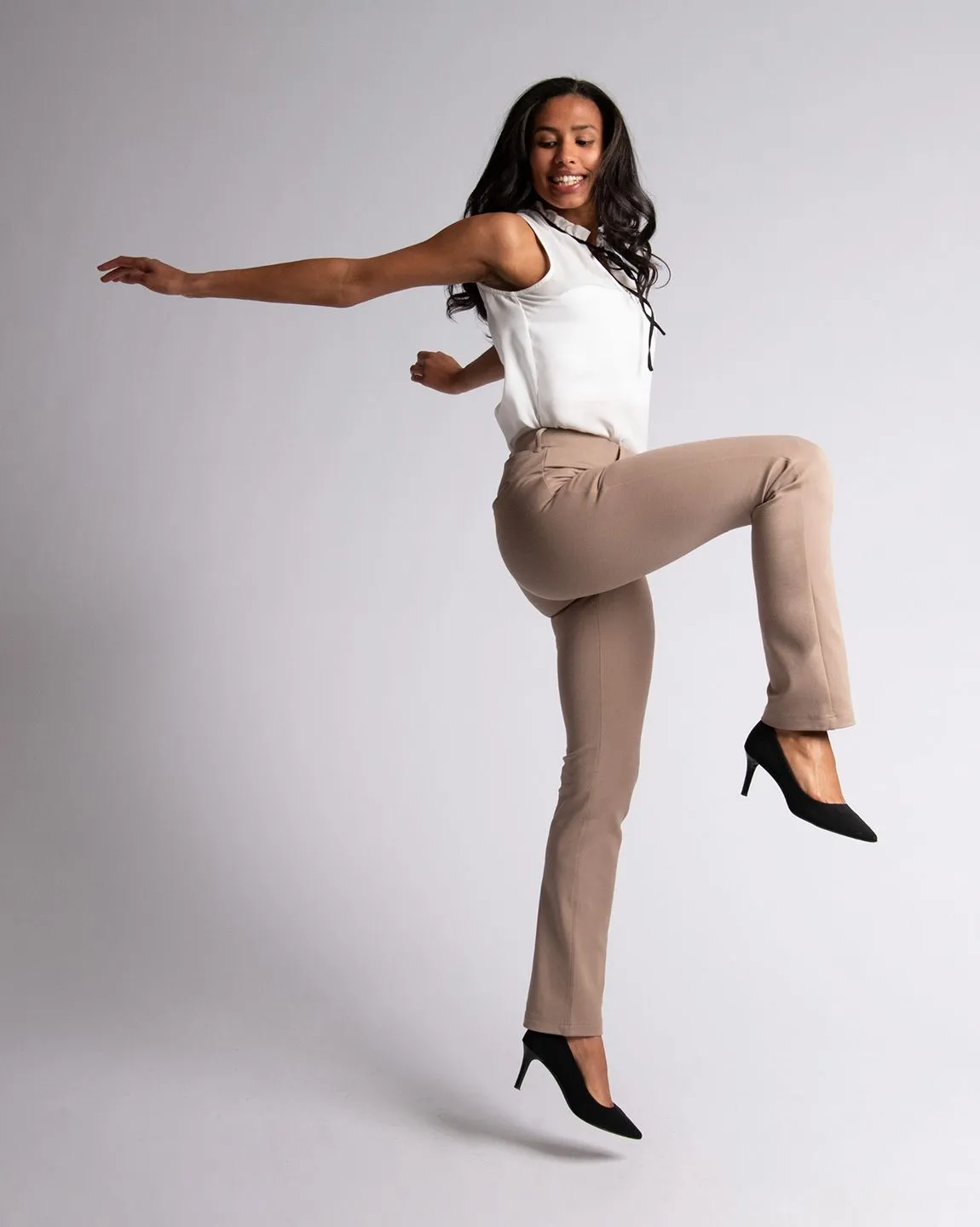 Straight-Leg | 7-Pocket Dress Pant Yoga Pants (Khaki Twill)