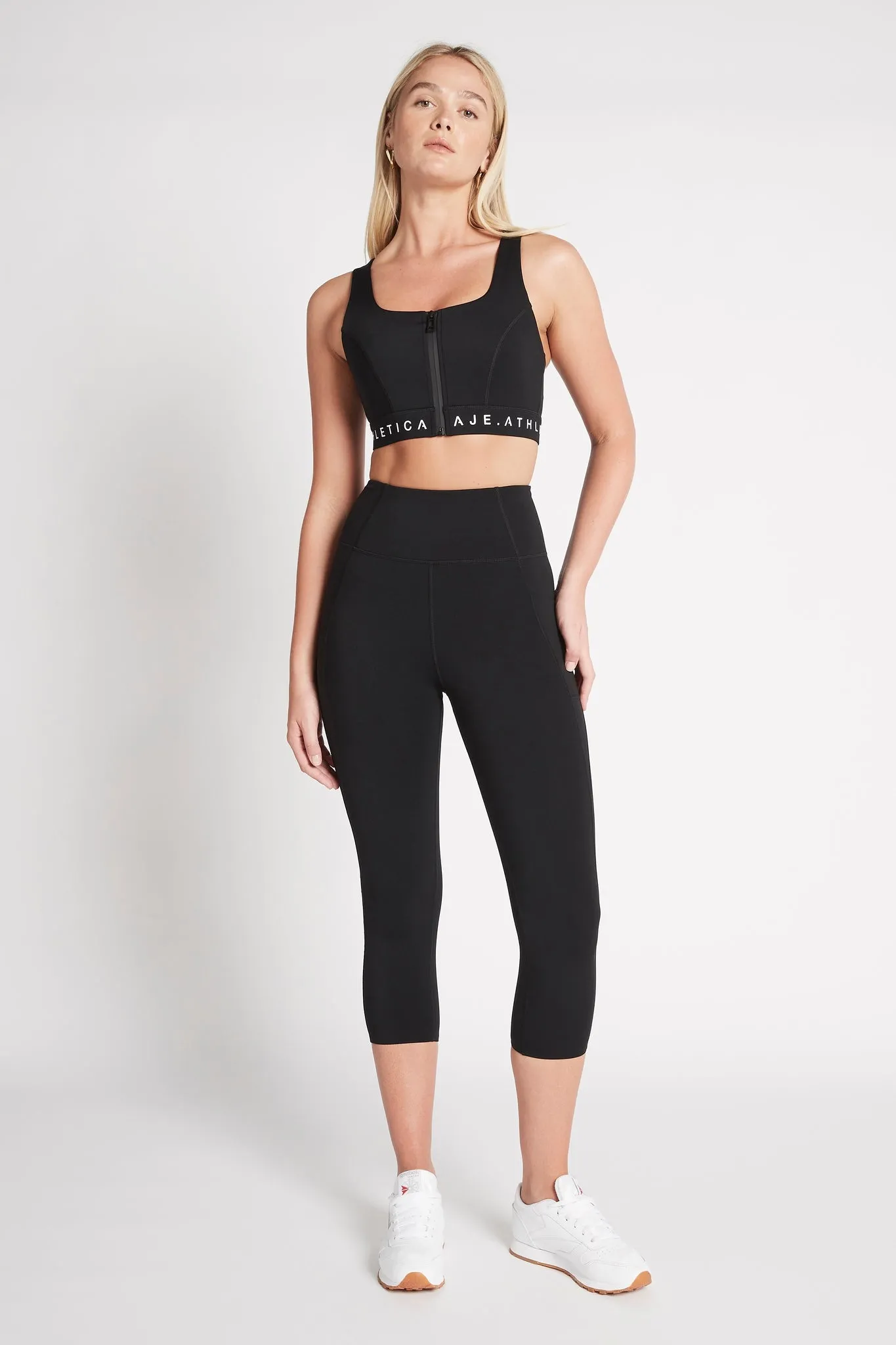 Zip Front Logotape Sports Bra 319